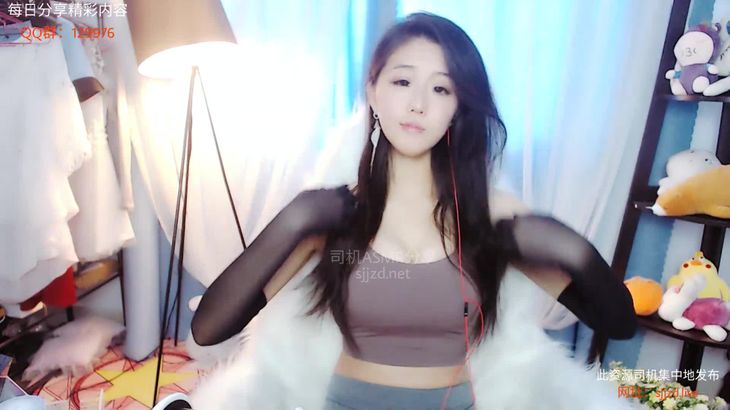 [白鹿姬ASMR]露脸黑丝手套摩擦舔耳