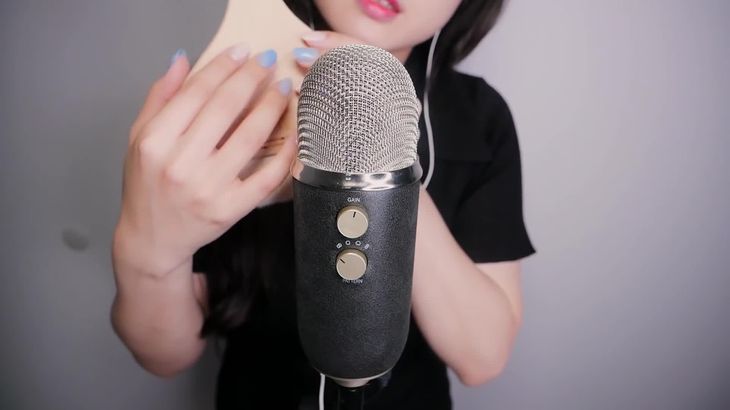 ASMR-mic-brushing-whispering-blue-yeti!