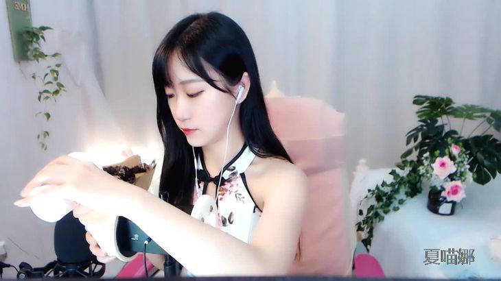 [夏喵娜KINA酱ASMR]旗袍喵给你纸杯耳烛水泡泡