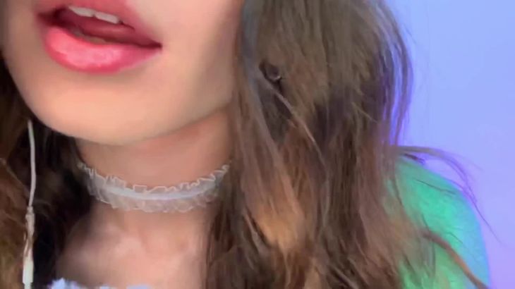 高颜值俄罗斯毛妹助眠，特有的舔耳真的绝了！37