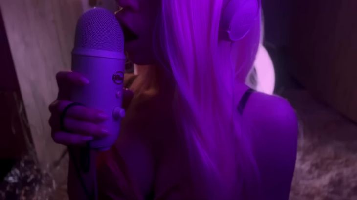 高颜值俄罗斯毛妹助眠，特有的舔耳真的绝了！53