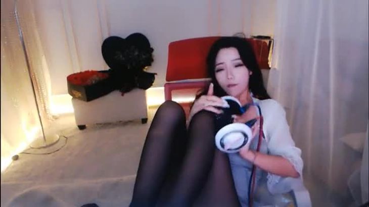 [斗鱼全民第一平民民]ASMR飞机定制舔耳福利 有火箭定制